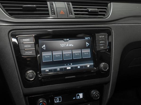 Skoda Rapid I Рестайлинг с пробегом 2019 года, цена 1 445 000 рублей, 71328 км, лифтбек, Автокод Объявления
