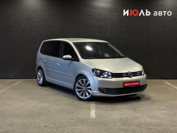 Volkswagen Touran I Рестайлинг 2 с пробегом 2010 года, цена 890 000 рублей, 172704 км, компактвэн, Автокод Объявления