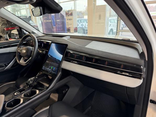 Geely Atlas II с пробегом 2023 года, цена 2 455 900 рублей, 42233 км, внедорожник, Автокод Объявления