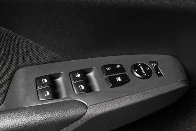 Hyundai Solaris II с пробегом 2019 года, цена 1 349 000 рублей, 201000 км, седан, Автокод Объявления