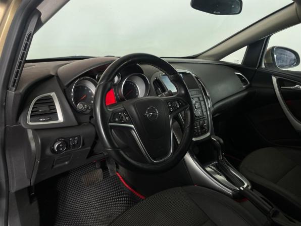 Opel Astra J Рестайлинг с пробегом 2012 года, цена 899 000 рублей, 132075 км, седан, Автокод Объявления