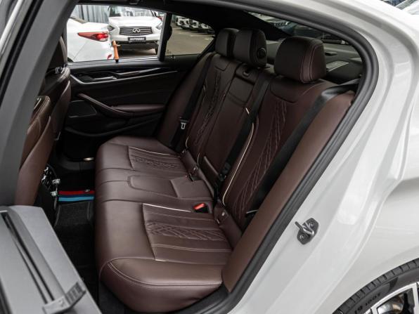 BMW 5 серии VII (G30/G31/G38) Рестайлинг с пробегом 2022 года, цена 5 980 000 рублей, 25801 км, седан, Автокод Объявления