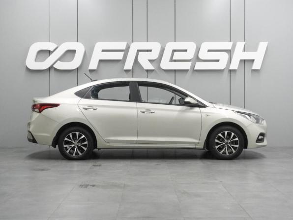 Hyundai Solaris II с пробегом 2019 года, цена 1 428 000 рублей, 119039 км, седан, Автокод Объявления