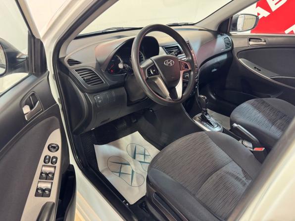 Hyundai Solaris I Рестайлинг с пробегом 2015 года, цена 1 000 000 рублей, 205766 км, седан, Автокод Объявления
