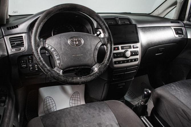 Toyota Avensis Verso I с пробегом 2004 года, цена 869 000 рублей, 377000 км, компактвэн, Автокод Объявления