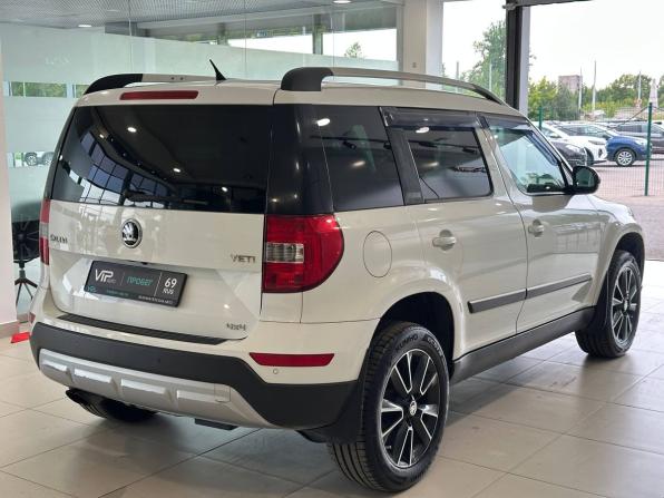 Skoda Yeti I Рестайлинг с пробегом 2015 года, цена 1 045 000 рублей, 212259 км, внедорожник, Автокод Объявления
