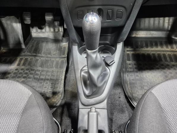 Renault Logan II с пробегом 2015 года, цена 649 900 рублей, 215000 км, седан, Автокод Объявления