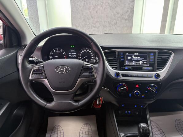 Hyundai Solaris II с пробегом 2018 года, цена 1 095 000 рублей, 132471 км, седан, Автокод Объявления