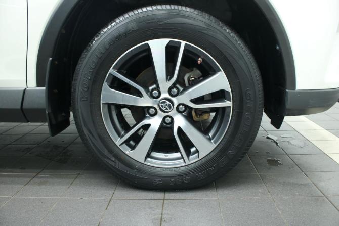 Toyota RAV4 IV (XA40) Рестайлинг с пробегом 2016 года, цена 2 597 000 рублей, 105969 км, внедорожник, Автокод Объявления