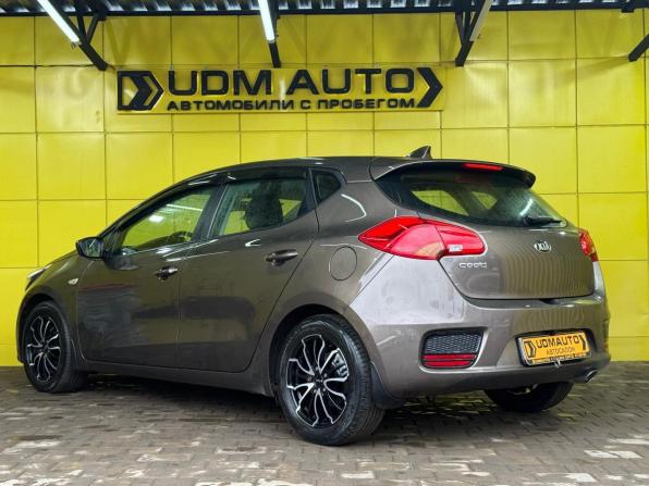 Kia Ceed II Рестайлинг с пробегом 2018 года, цена 1 490 000 рублей, 85000 км, хэтчбек, Автокод Объявления