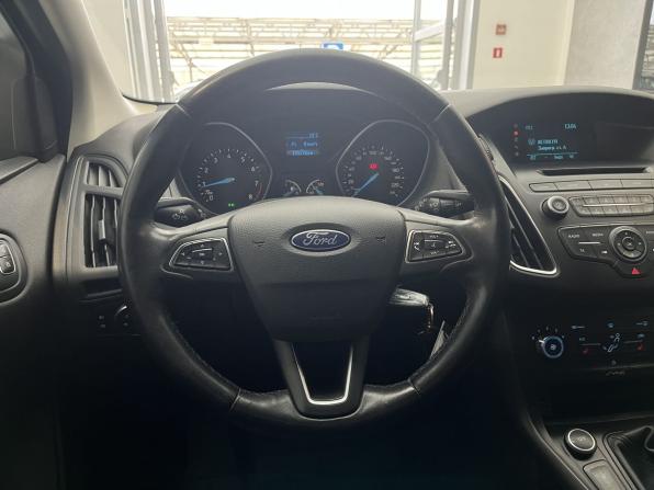 Ford Focus III Рестайлинг с пробегом 2016 года, цена 880 000 рублей, 195000 км, хэтчбек, Автокод Объявления