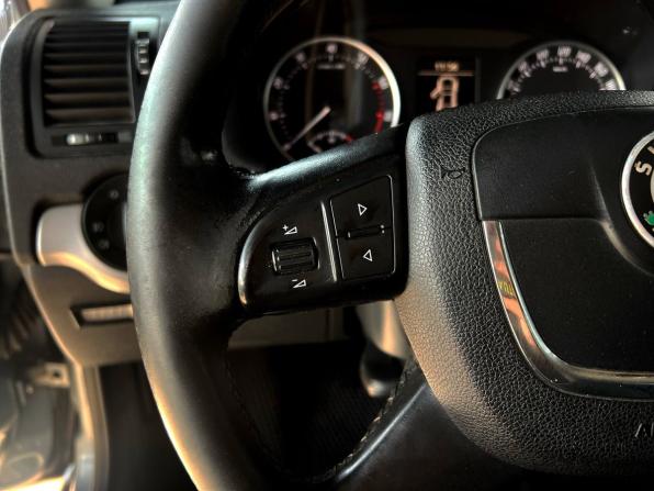 Skoda Octavia II (A5) Рестайлинг с пробегом 2012 года, цена 850 000 рублей, 240320 км, лифтбек, Автокод Объявления