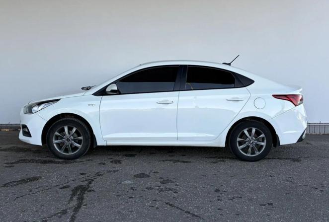 Hyundai Solaris II с пробегом 2018 года, цена 849 000 рублей, 161734 км, седан, Автокод Объявления