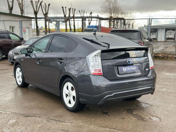 Toyota Prius III (XW30) с пробегом 2011 года, цена 930 000 рублей, 186916 км, лифтбек, Автокод Объявления