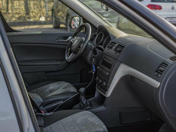 Skoda Yeti I Рестайлинг с пробегом 2015 года, цена 945 000 рублей, 144985 км, внедорожник, Автокод Объявления