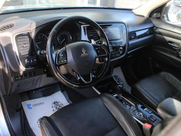 Mitsubishi Outlander III Рестайлинг 2 с пробегом 2017 года, цена 1 599 000 рублей, 220975 км, внедорожник, Автокод Объявления