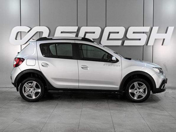 Renault Sandero II Рестайлинг с пробегом 2018 года, цена 1 269 000 рублей, 66474 км, хэтчбек, Автокод Объявления