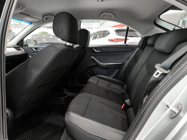 Skoda Rapid I с пробегом 2016 года, цена 599 000 рублей, 363233 км, лифтбек, Автокод Объявления