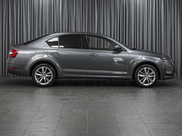 Skoda Octavia III (A7) Рестайлинг с пробегом 2017 года, цена 1 569 000 рублей, 211989 км, лифтбек, Автокод Объявления