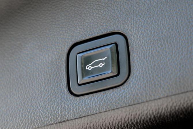 Cadillac SRX II Рестайлинг с пробегом 2014 года, цена 1 749 000 рублей, 216185 км, внедорожник, Автокод Объявления