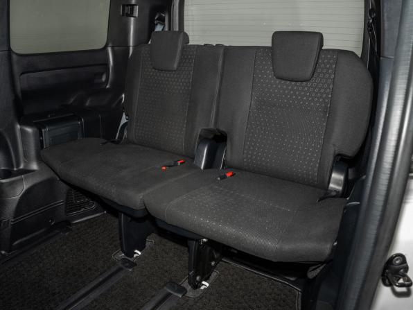 Toyota Noah III (R80) Рестайлинг с пробегом 2018 года, цена 2 500 000 рублей, 130300 км, минивэн, Автокод Объявления