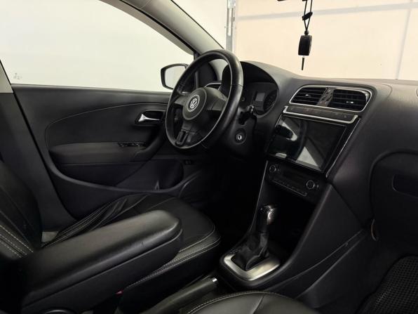 Volkswagen Polo V с пробегом 2011 года, цена 630 000 рублей, 246067 км, седан, Автокод Объявления
