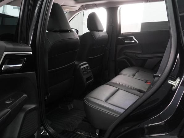 Mitsubishi Outlander IV с пробегом 2022 года, цена 4 558 000 рублей, 37835 км, внедорожник, Автокод Объявления
