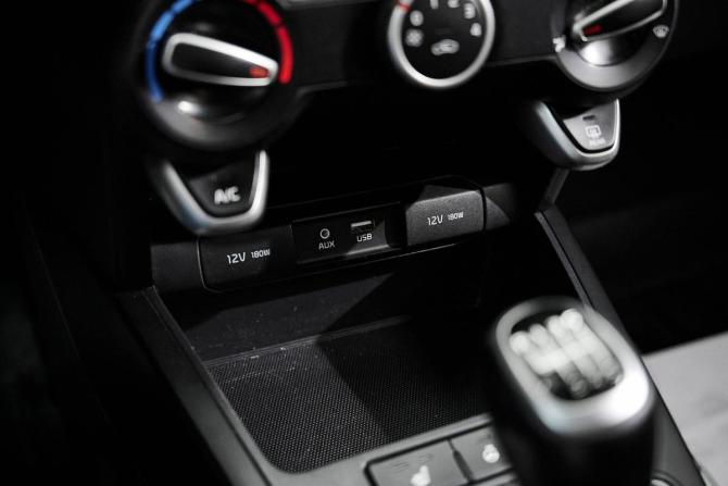 Kia Rio IV с пробегом 2018 года, цена 895 000 рублей, 113972 км, седан, Автокод Объявления