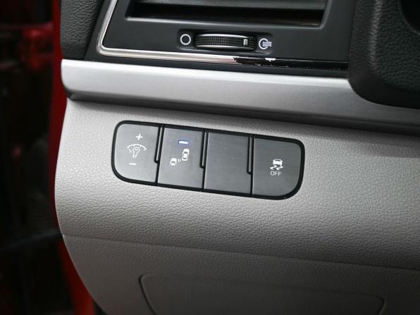 Hyundai Elantra VI (AD) с пробегом 2017 года, цена 1 269 900 рублей, 94157 км, седан, Автокод Объявления