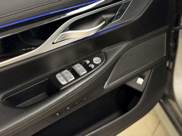 BMW 7 серии VI (G11/G12) Рестайлинг с пробегом 2020 года, цена 5 890 000 рублей, 95388 км, седан, Автокод Объявления