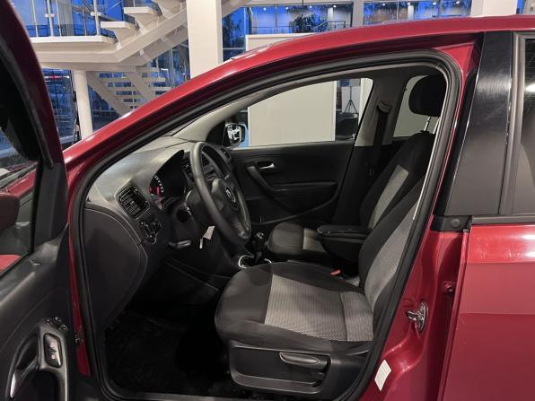 Volkswagen Polo V с пробегом 2011 года, цена 650 000 рублей, 188620 км, седан, Автокод Объявления