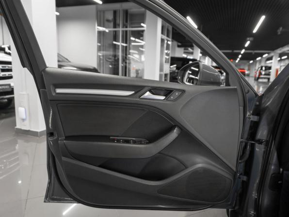 Audi A3 III (8V) Рестайлинг с пробегом 2019 года, цена 2 130 000 рублей, 102020 км, седан, Автокод Объявления