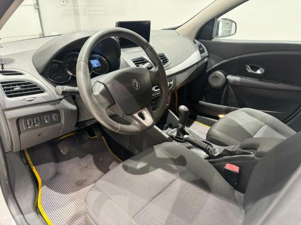 Renault Megane III с пробегом 2010 года, цена 549 374 рубля, 217666 км, хэтчбек, Автокод Объявления