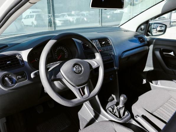Volkswagen Polo V Рестайлинг с пробегом 2018 года, цена 1 149 000 рублей, 60000 км, седан, Автокод Объявления