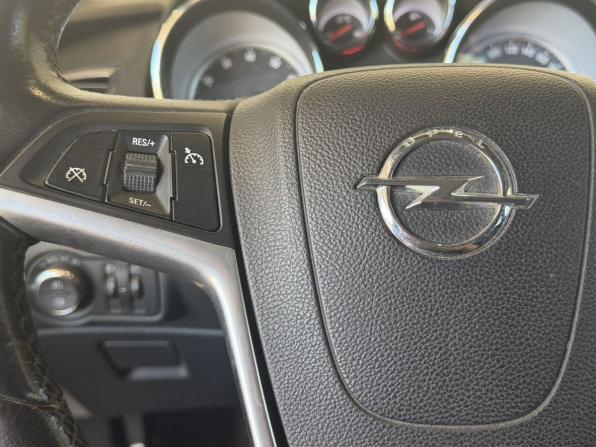 Opel Astra J с пробегом 2011 года, цена 520 000 рублей, 214775 км, хэтчбек, Автокод Объявления