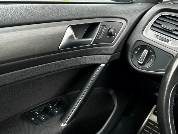 Volkswagen Golf VII с пробегом 2013 года, цена 1 495 500 рублей, 118674 км, хэтчбек, Автокод Объявления