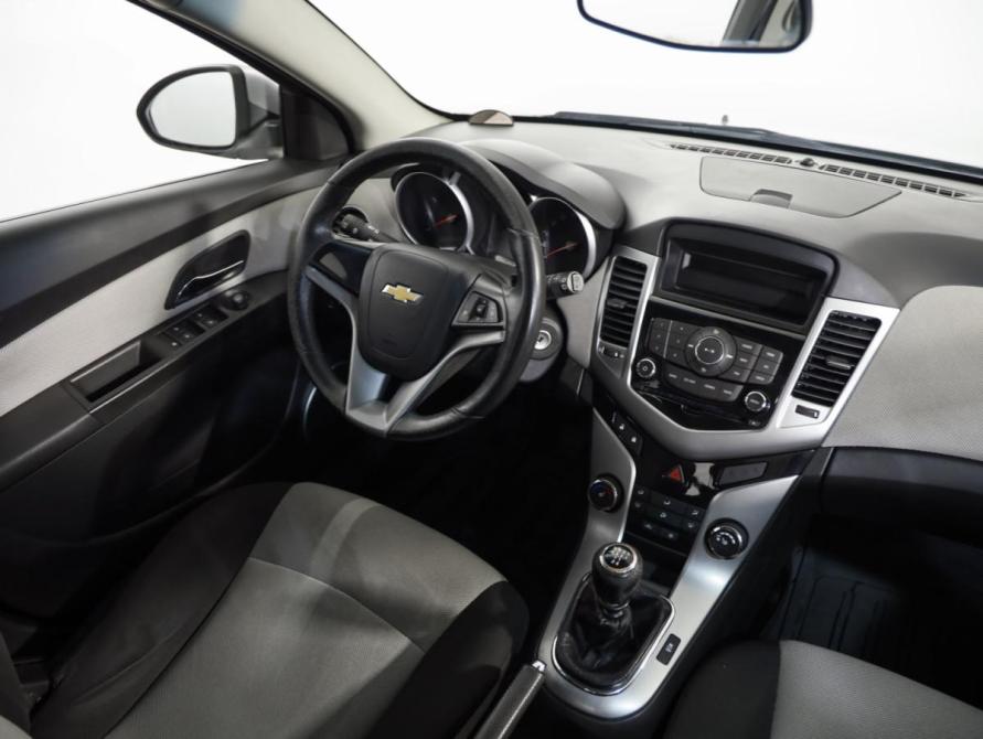 Chevrolet Cruze I Рестайлинг Санкт-Петербург  - изображение 9