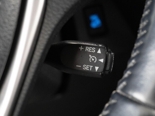 Toyota RAV4 IV (XA40) Рестайлинг с пробегом 2017 года, цена 2 539 000 рублей, 137633 км, внедорожник, Автокод Объявления