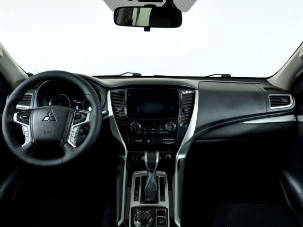 Mitsubishi Pajero Sport III с пробегом 2018 года, цена 2 498 000 рублей, 194867 км, внедорожник, Автокод Объявления