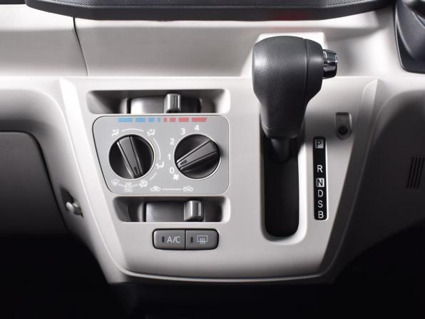 Daihatsu Mira e:S II с пробегом 2019 года, цена 822 999 рублей, 52310 км, хэтчбек, Автокод Объявления