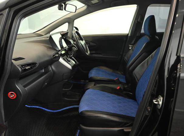 Toyota Wish II Рестайлинг с пробегом 2012 года, цена 1 680 000 рублей, 127962 км, минивэн, Автокод Объявления