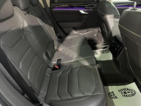 Volkswagen Touareg III с пробегом 2018 года, цена 3 655 000 рублей, 389636 км, внедорожник, Автокод Объявления