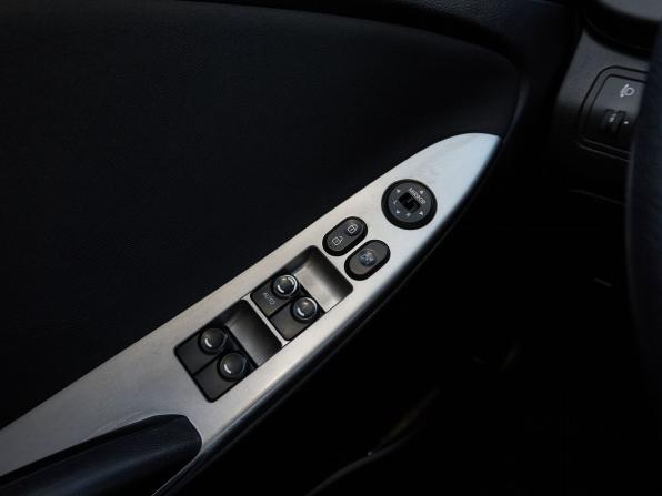 Hyundai Solaris I Рестайлинг с пробегом 2015 года, цена 887 000 рублей, 193457 км, седан, Автокод Объявления