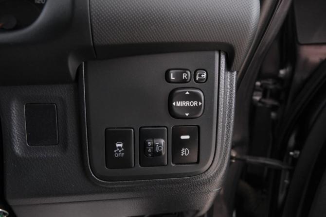 Toyota Wish II Рестайлинг с пробегом 2016 года, цена 1 599 000 рублей, 133000 км, минивэн, Автокод Объявления