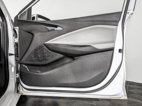Chevrolet Onix II с пробегом 2023 года, цена 1 615 000 рублей, 37286 км, седан, Автокод Объявления
