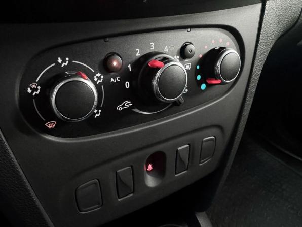 Renault Logan II с пробегом 2016 года, цена 590 000 рублей, 203554 км, седан, Автокод Объявления