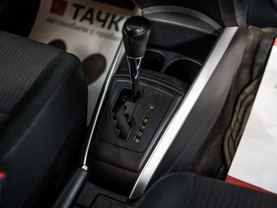 Toyota Corolla XI (E160 E170 E180) Рестайлинг 1 Иркутск  - изображение 14