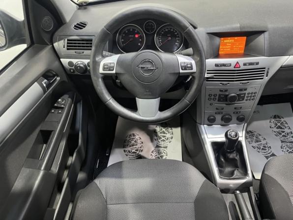 Opel Astra H Рестайлинг с пробегом 2011 года, цена 435 000 рублей, 300039 км, седан, Автокод Объявления