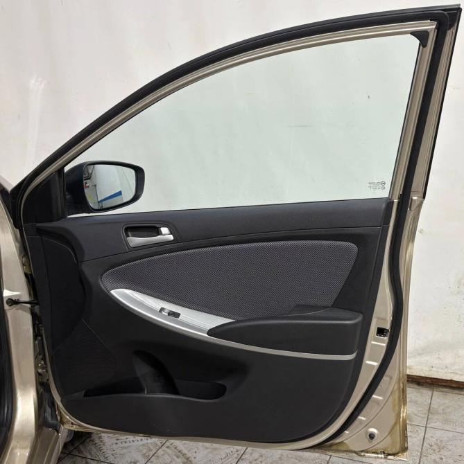 Hyundai Solaris I Санкт-Петербург  - изображение 19