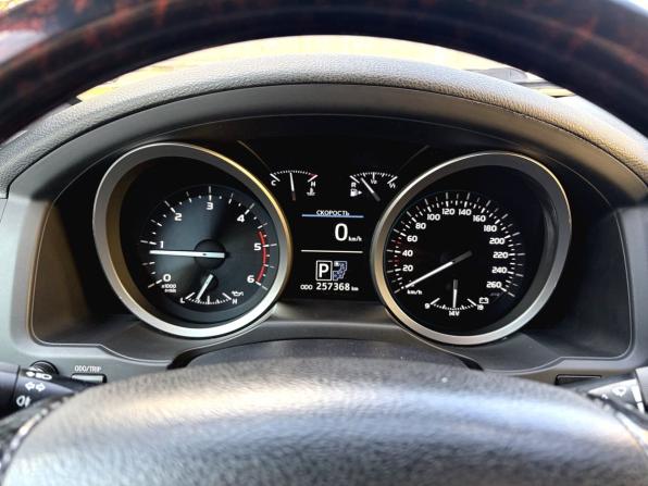 Toyota Land Cruiser 200 Series Рестайлинг 1 с пробегом 2013 года, цена 3 550 000 рублей, 257363 км, внедорожник, Автокод Объявления